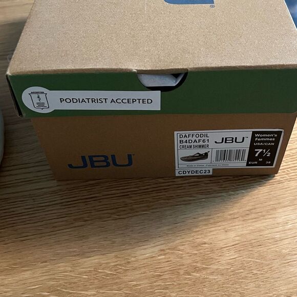 Women's JBU by jambu daffodil sneaker sandal 7.5  cream shimmer Comfort Classic - Picture 10 of 10